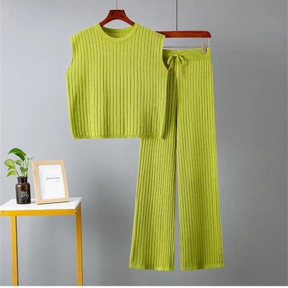 Women’s 2 Piece Lounge Set Sleeveless Crewneck Sweater & Pants Set NWT Outfit - Picture 8 of 11